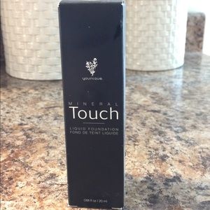 Younique Liquid Touch Foundation